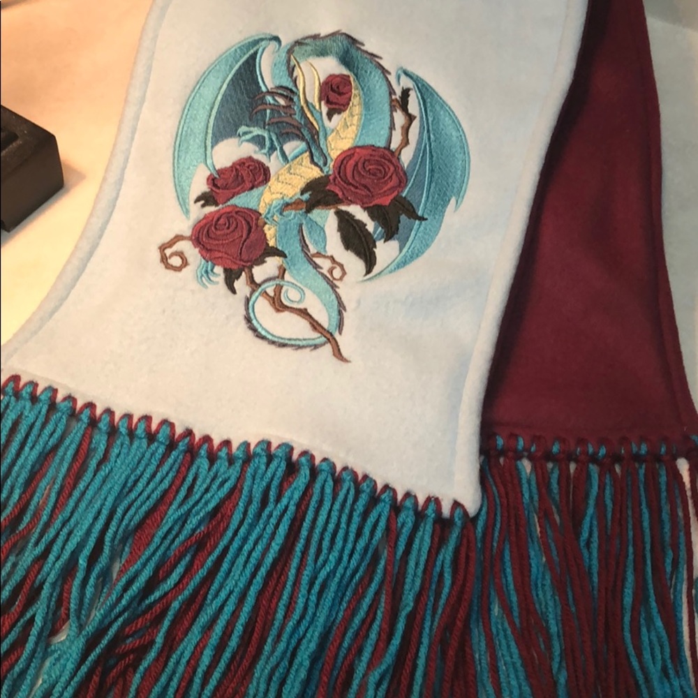 Rose Dragon Scarf 🐉 - Picture 3 of 4
